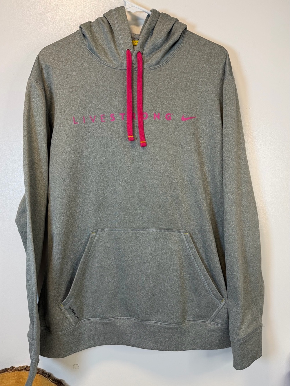 Nike Therma-Fit LIVESTRONG Grey Hoodie with Pink‎ Accents Women’s Large